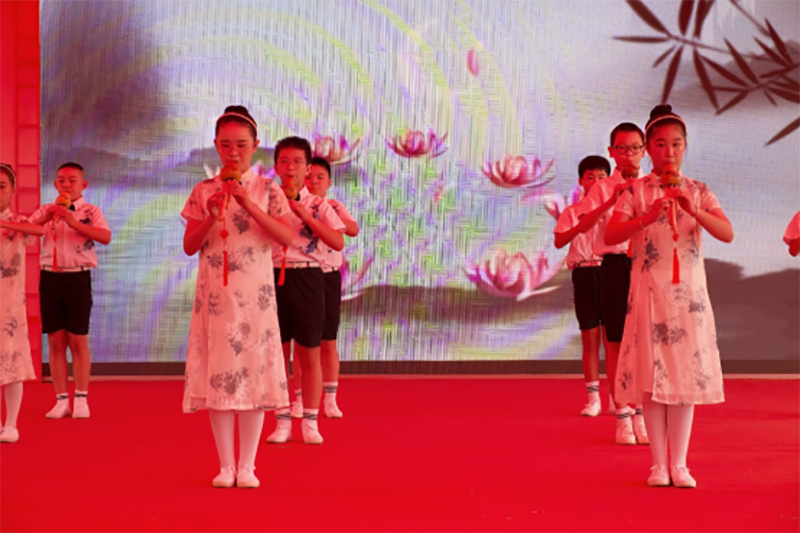 “邵陽(yáng)紅”中醫(yī)藥膳科普教育研學(xué)基地在天香生物產(chǎn)業(yè)園啟動(dòng)